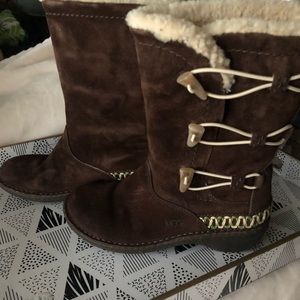UGG’s brown suede Sz 5.5
